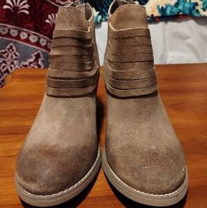 Seychelles tan booties